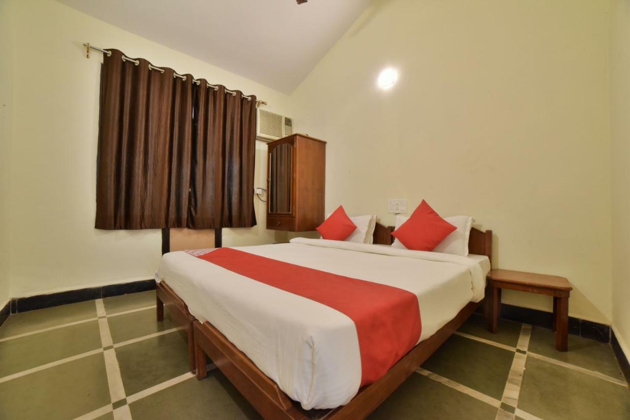 Big Daddy'S Inn Candolim Ngoại thất bức ảnh