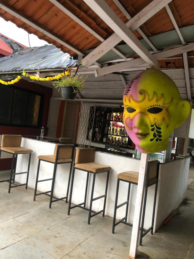 Big Daddy'S Inn Candolim Ngoại thất bức ảnh
